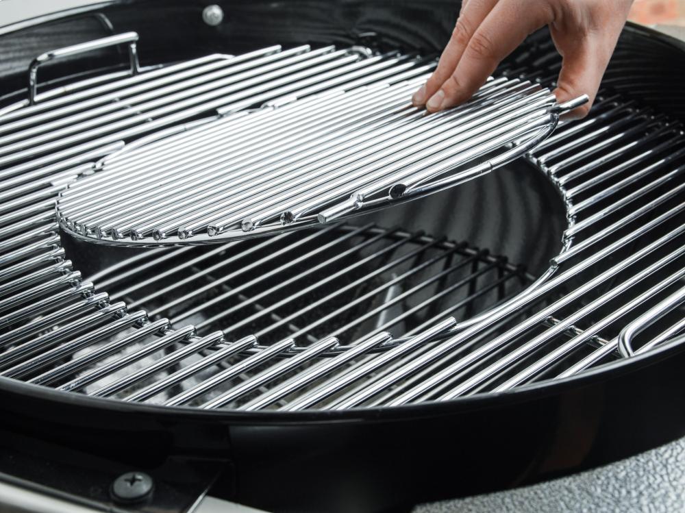 Weber 15301001 Performer® Charcoal Grill - 22 Inch Black