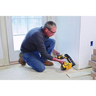 DW 20V MAX Lithium-Ion Cordless XR 16-Gauge Finish Nailer with 20V Maximum 2.0Ah Compact Lithium-Ion Battery DCN662BW203