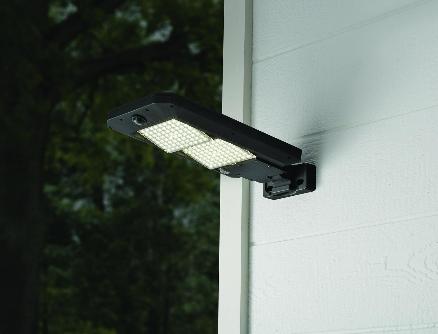 Hyper Tough 5000 Lumen Motion Sensor Solar Street Light