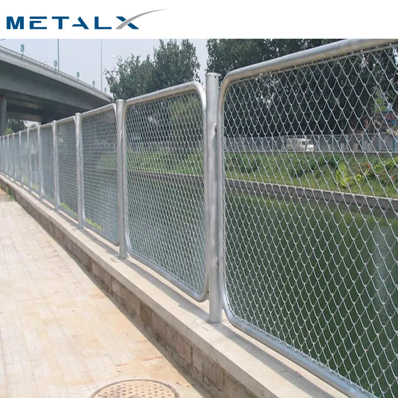 Cheap used hot dipped galvanized cyclone fence wire with slats 6x50foot chain link fence and supply in china