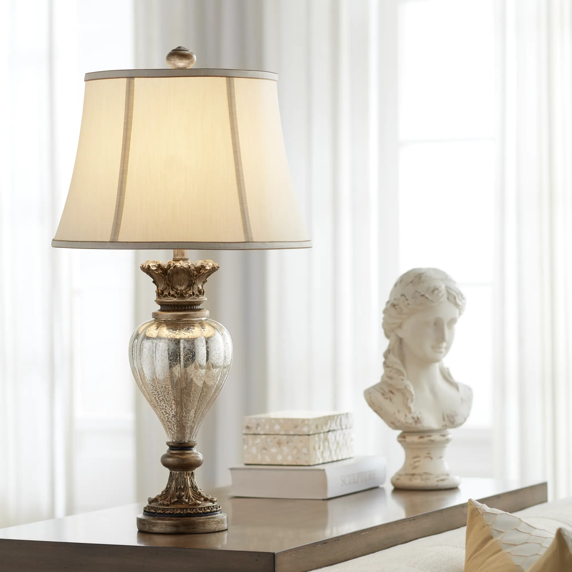 Montebello Traditional Table Lamp