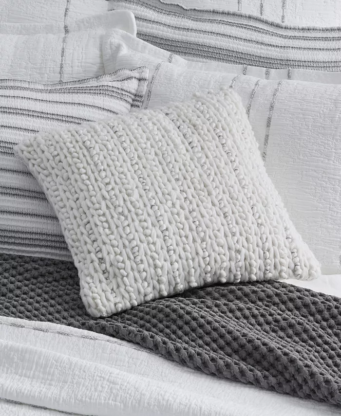 White Sand Small Haven Pillow Square Decorative Throw Pillow， 18 x 18