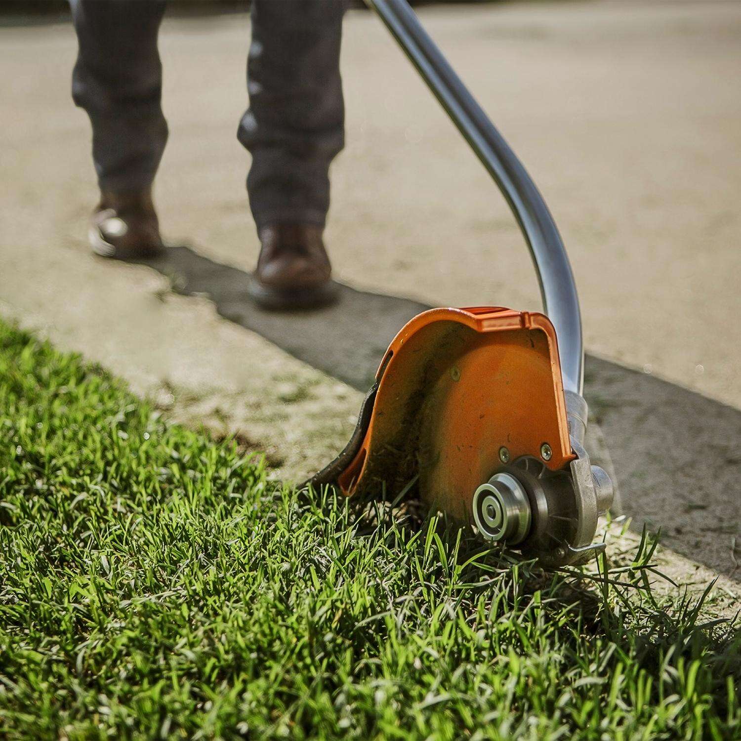 STIHL FC 56 C-E 8 in. Gas Edger