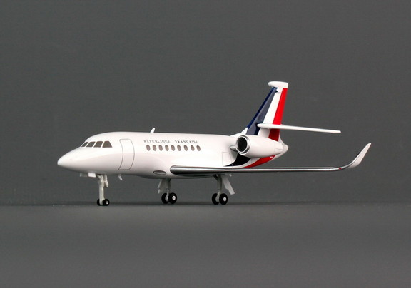 Hogan French Air Force Falcon 2000Lx 1/200  HG5842