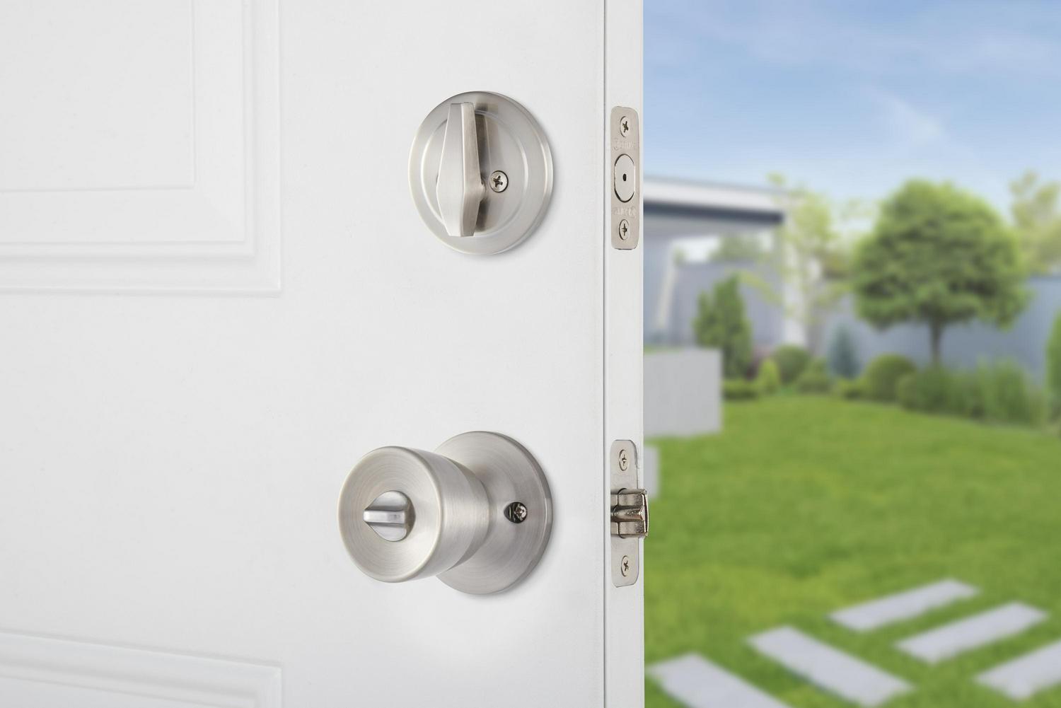 Brinks Keyed Entry Tulip Doorknob and Deadbolt Combo， Satin Nickel Finish， Twin Pack