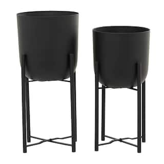 CosmoLiving by Cosmopolitan 22 in. and 20 in. Large Black Metal Indoor Outdoor Planter with Removable Stand (2- Pack) 042838