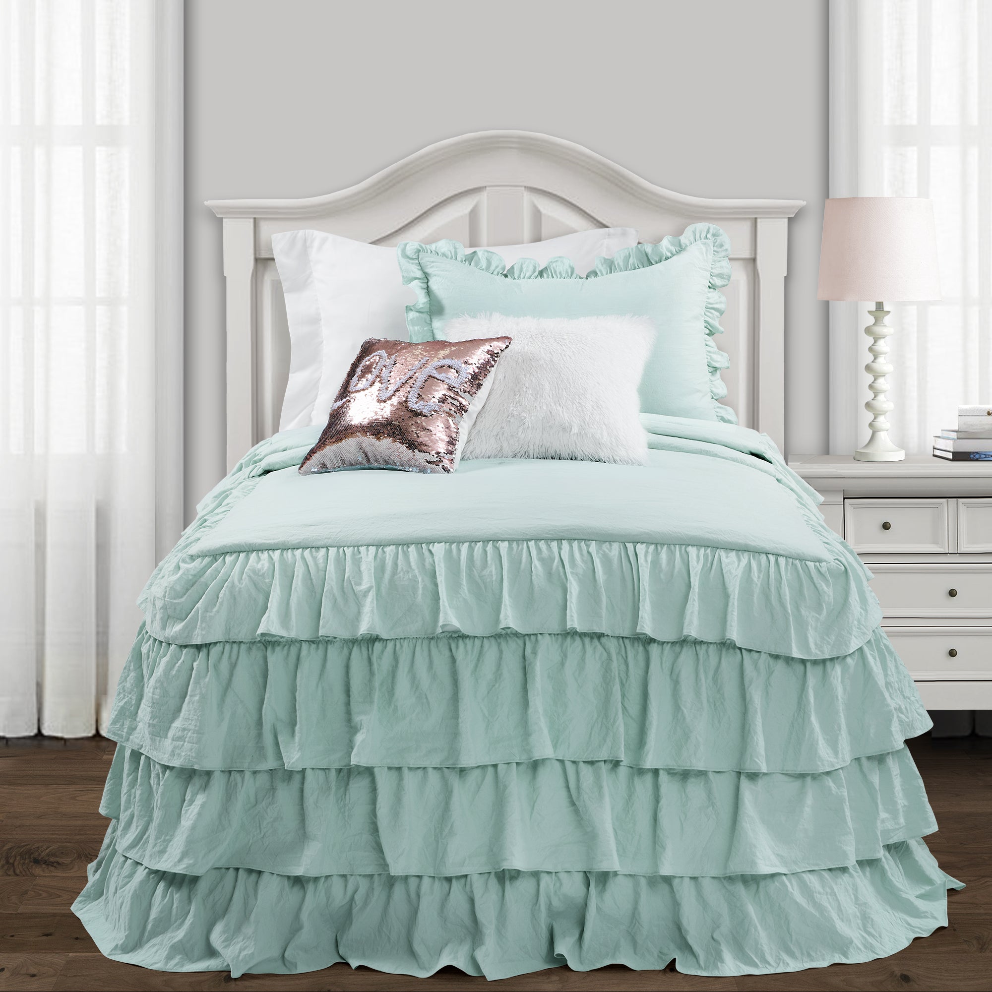 Allison Ruffle Skirt Bedspread Set