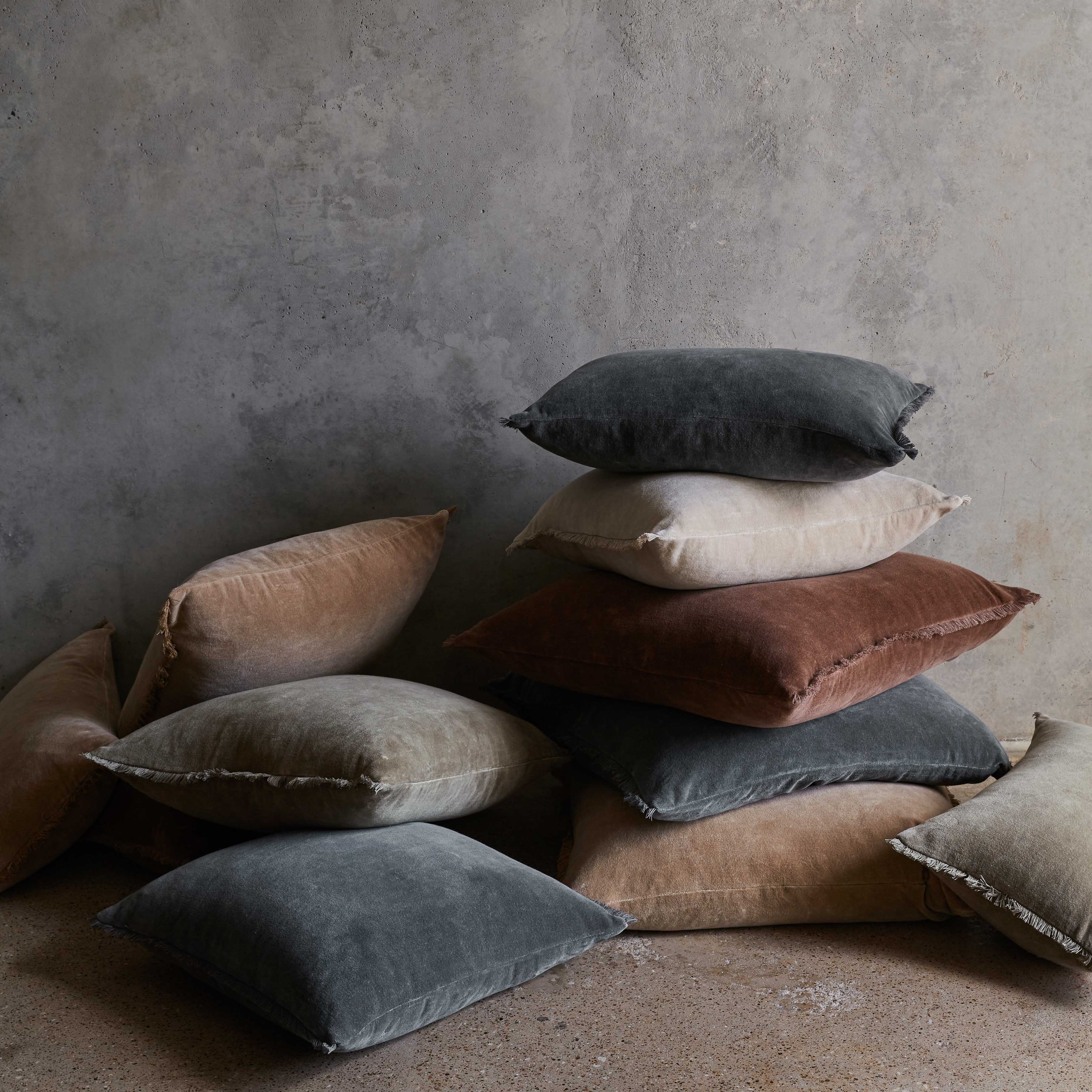 Naveta Velvet Pillow