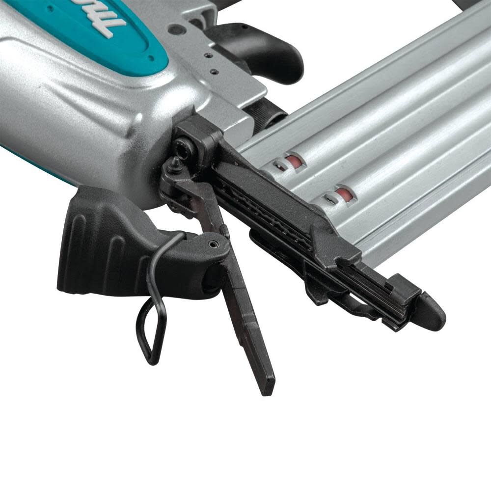 Makita 2