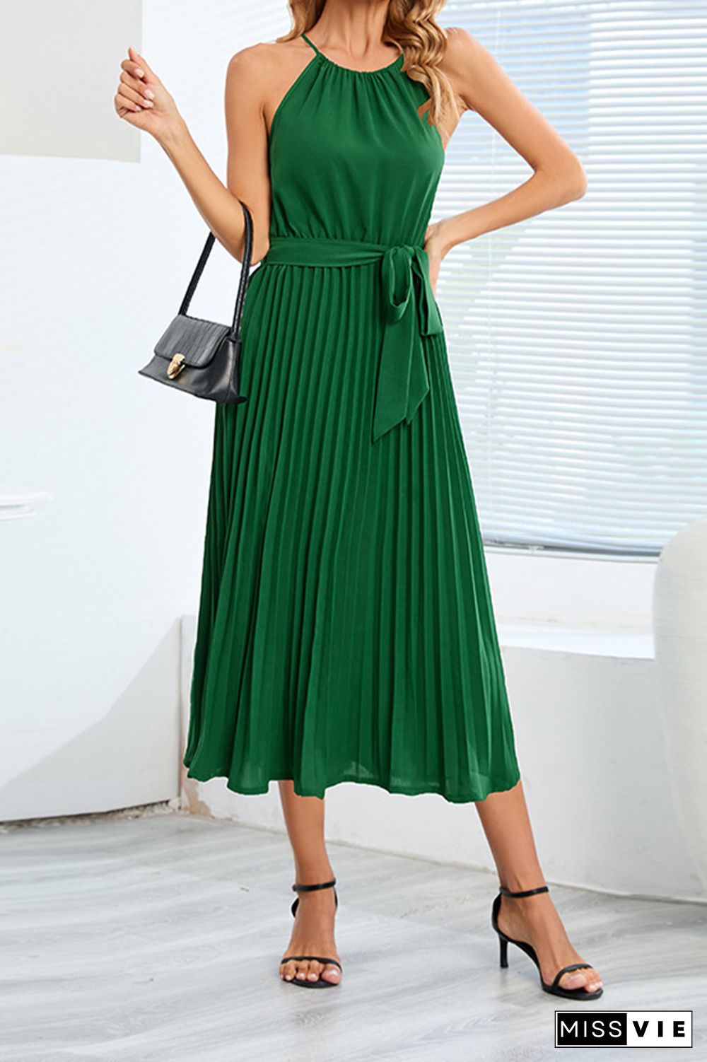 Plain Halter Sleeveless Pleated Midi Dress