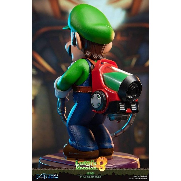 Dark Horse Comics Luigis Mansion 3 Luigi 9 inch Pvc Statue