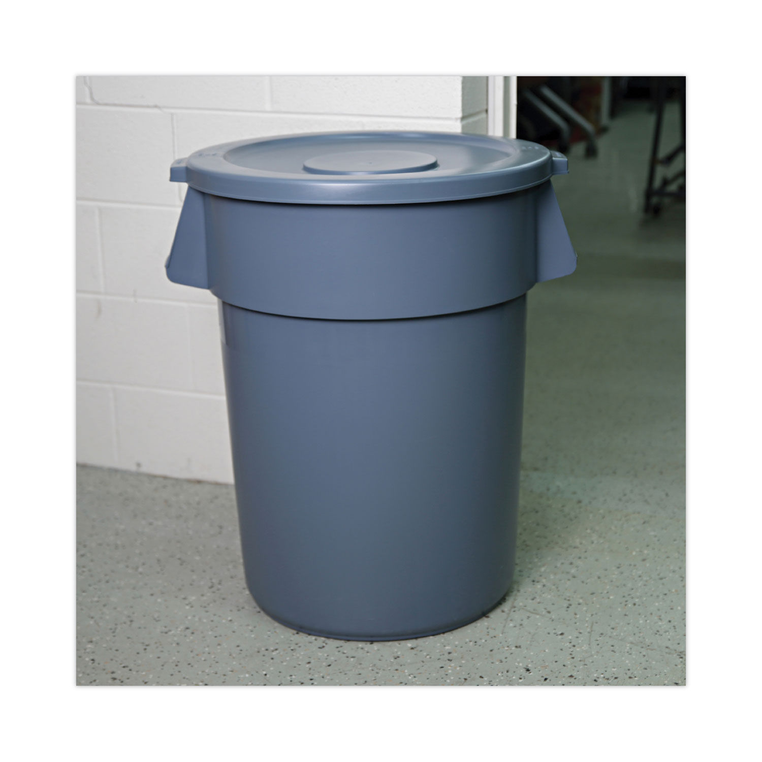 Lids for 44 gal Waste Receptacles by Boardwalkandreg; BWK44GLWRLIDGRA