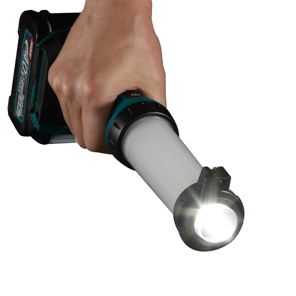 Makita XGT 40V max Cordless L.E.D. Lantern/Flashlight， Bare Tool