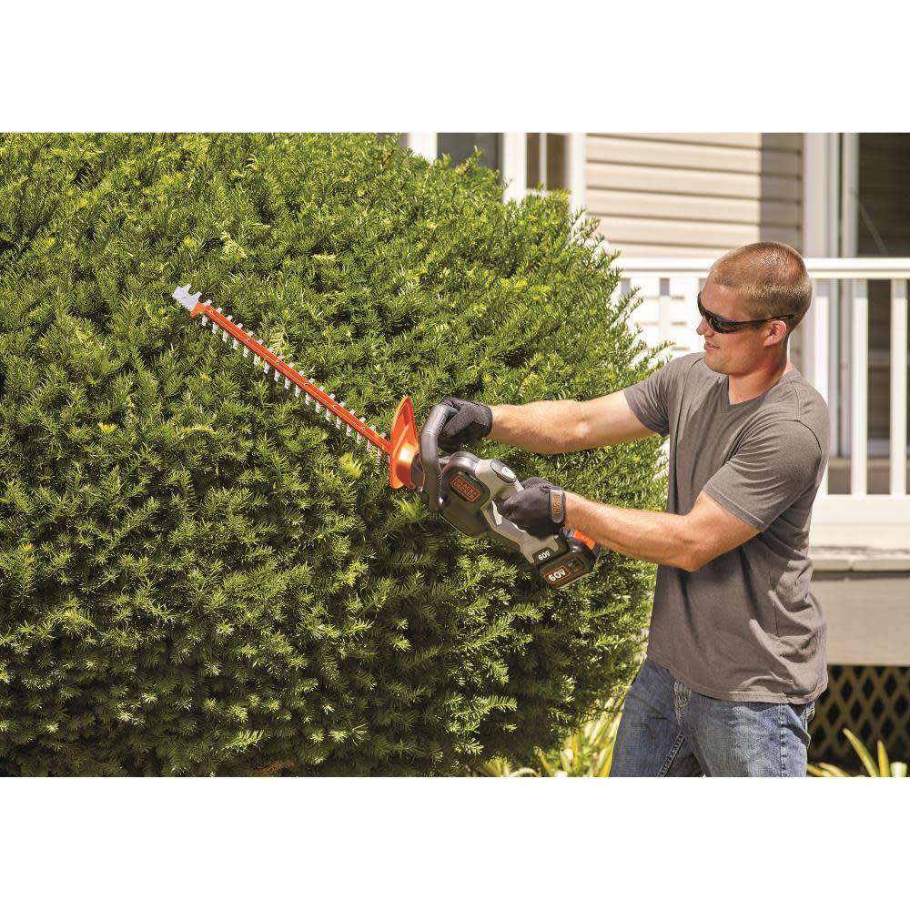 BLACK DECKER 60V MAX POWERCUT Cordless Hedge Trimmer Kit 24