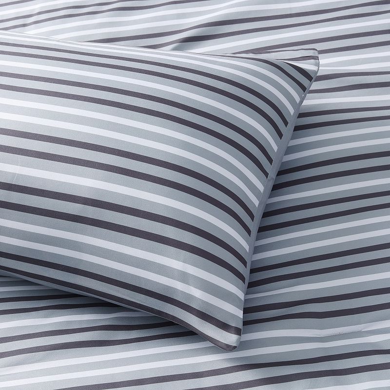 Unikome All Season Stripe Printed Pattern Down Alternative Reversible Comforter with Shams