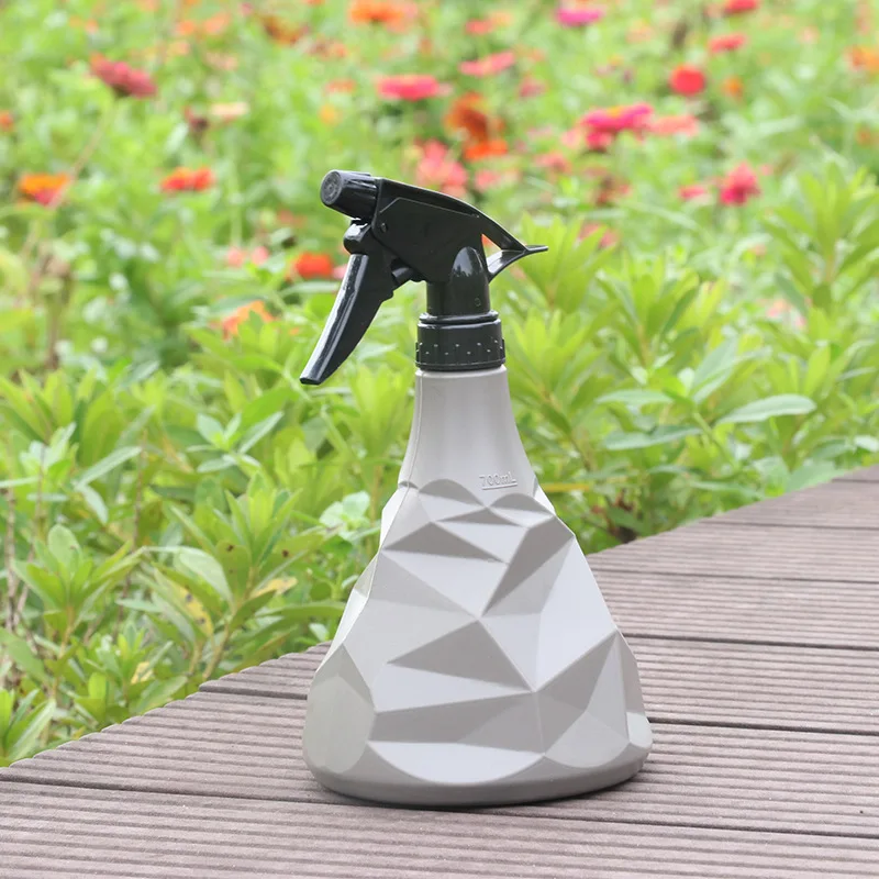 Wholesale Supplies Trigger Sprayer Plastic Water Spray Bottles Watering Can Small