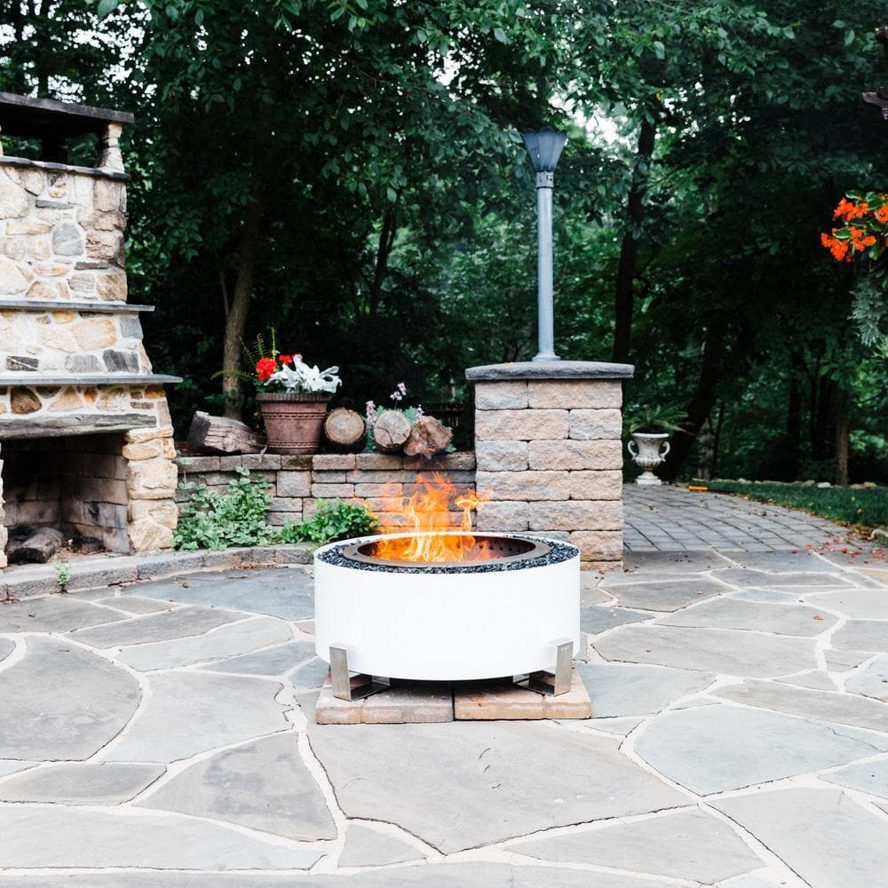 Breeo Luxeve White River with Gray Glass Outdoor Smokeless Fire Pit BR-LE24-WRGR