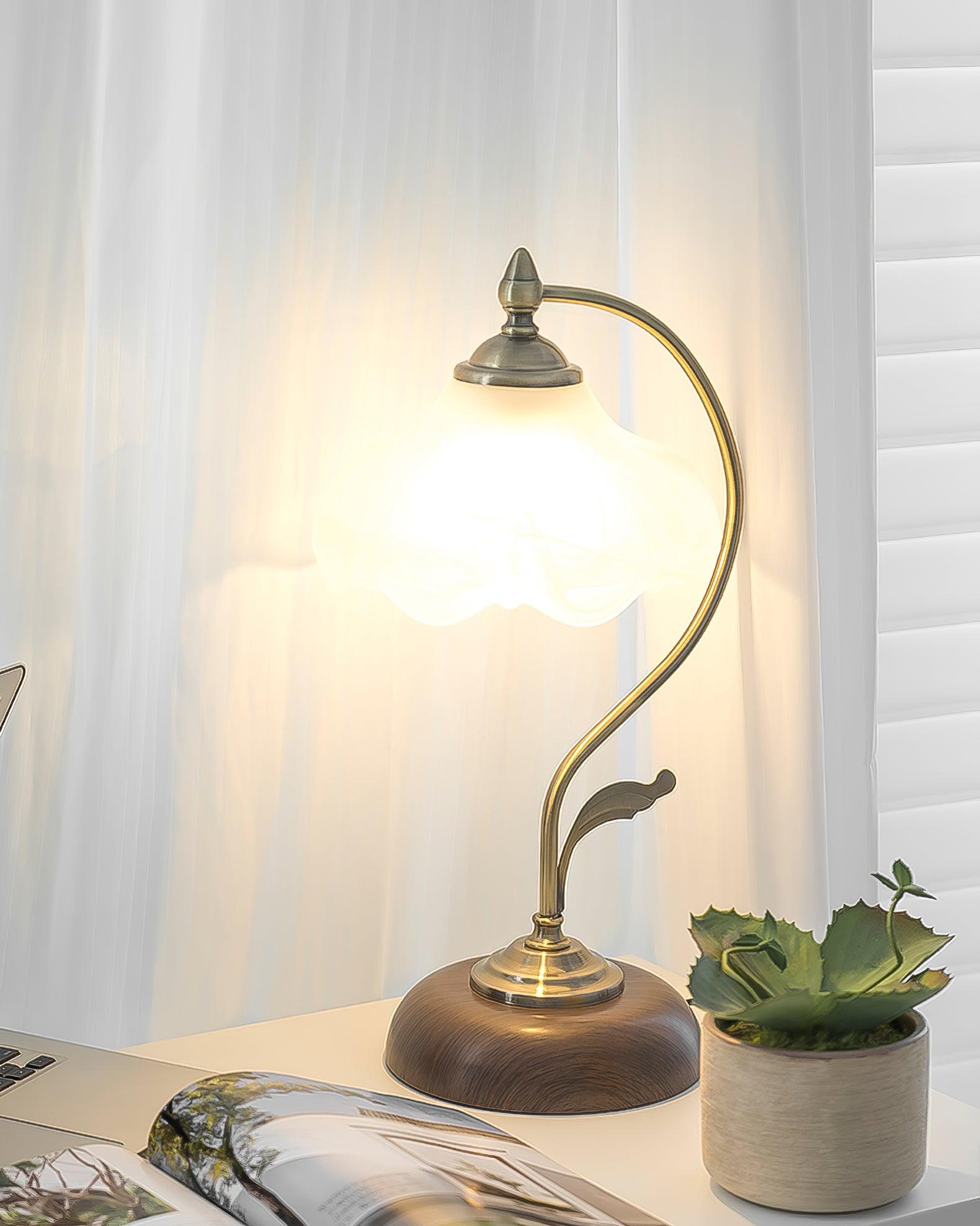 Vintage Laiton Table Lamp