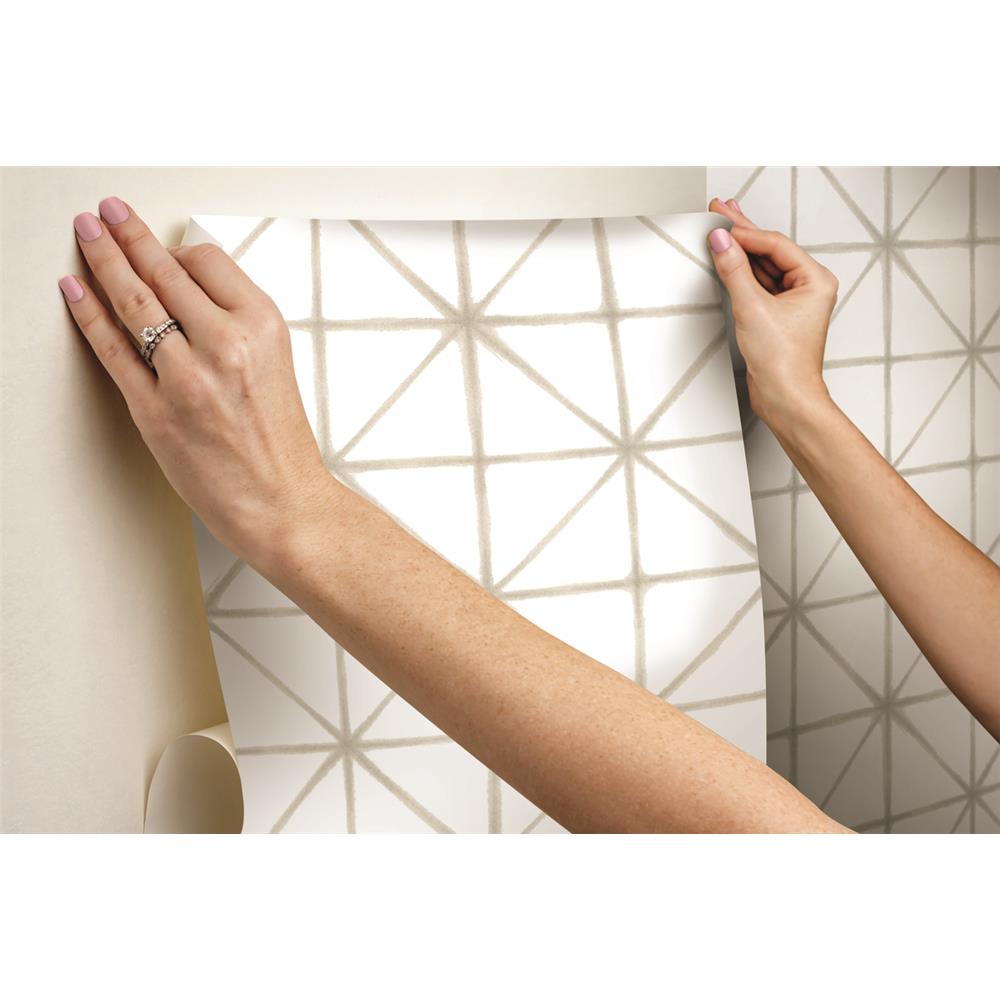 Modern Abstract Peel & Stick Wallpaper in Tan