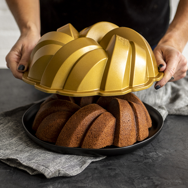 Nordic Ware Anniversary Braided Bundt Pan