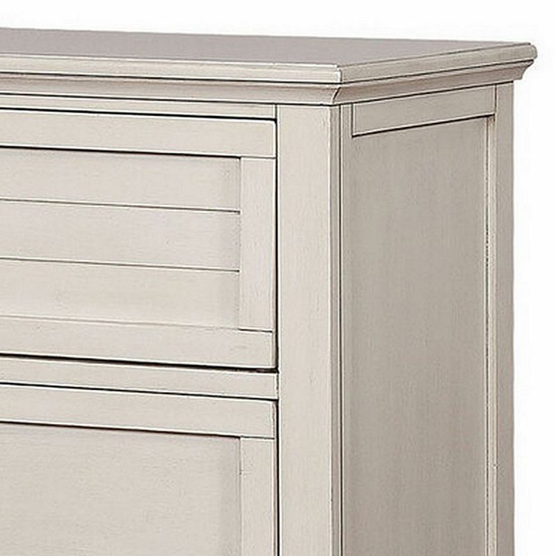 Chest with 4 Drawers and Metal Pulls， Antique White