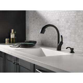 Delta Shiloh Single-Handle Pull-Out Sprayer Kitchen Faucet with ShieldSpray in Matte Black 19790Z-BLSD-DST