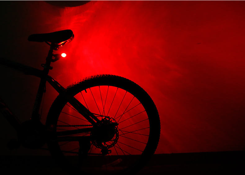 2 LED Red Bike Solar Energy Light 3 Modes Seatpost Lamp Rechargeable Bicycle Tail Rear Light Bicycle Accessories FlashLight