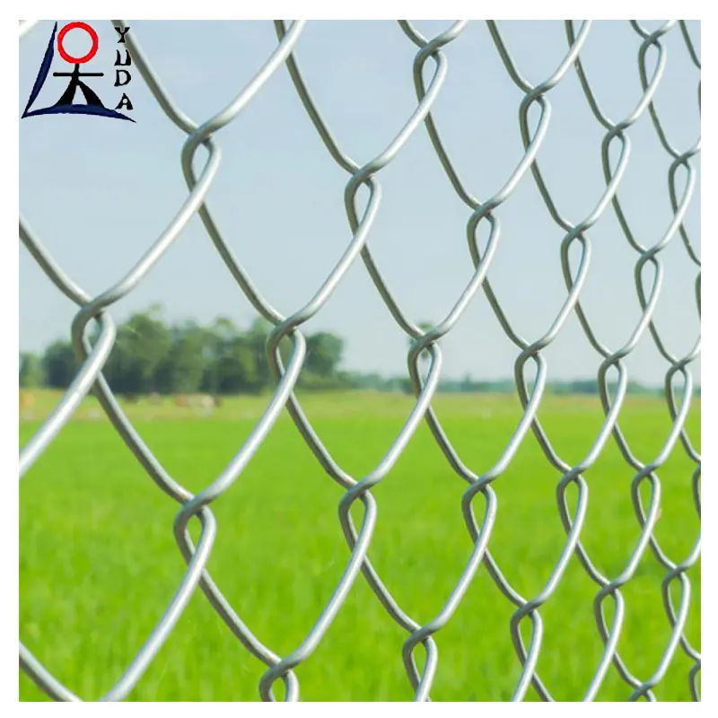 Hot dipped galvanized chain link fence with post supplies anti climb diamond cyclone metal wire mesh fencing