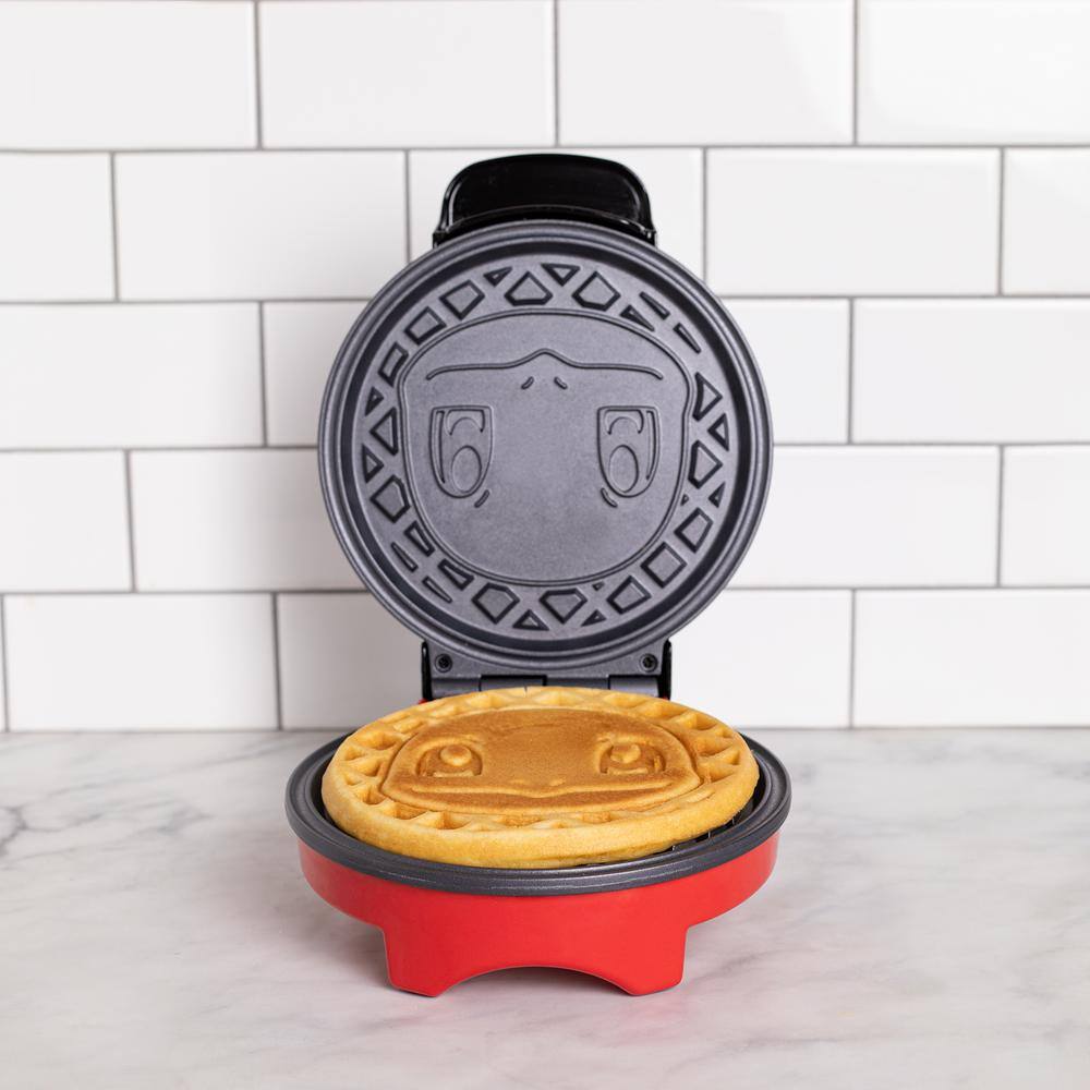 Uncanny Brands Pokemon 900 W 'Squirtle' Black American Round Waffle Maker WM1-POK-SQU