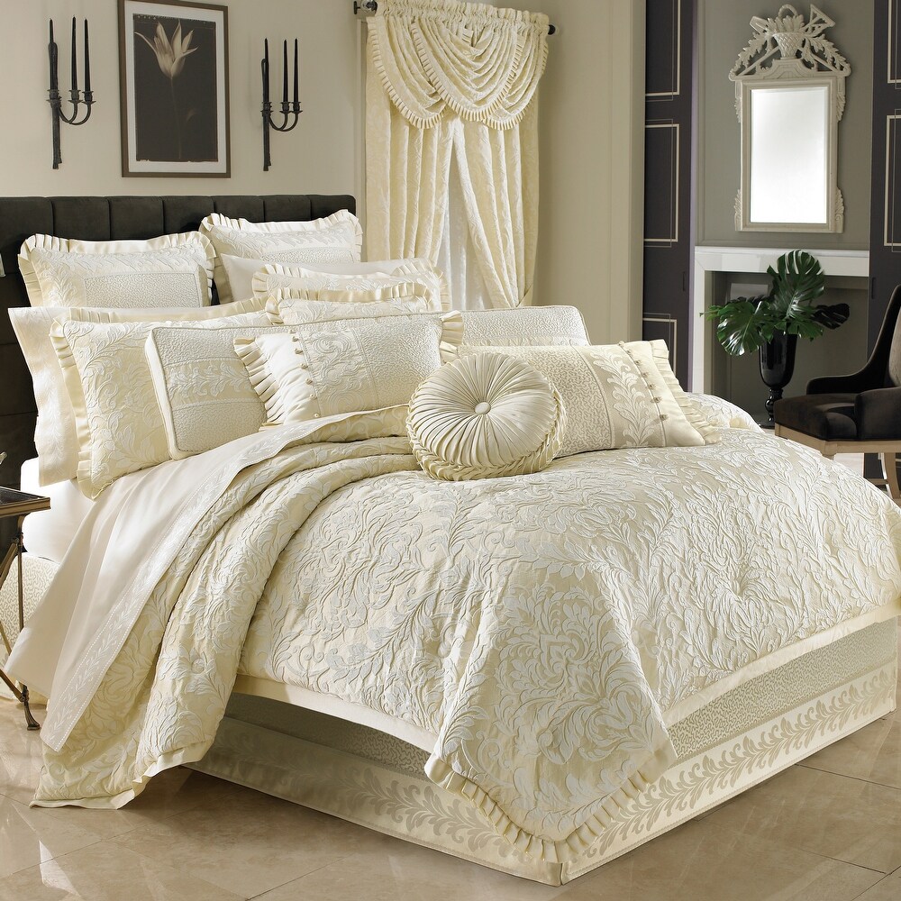 J. Queen New York Marquis Comforter Set