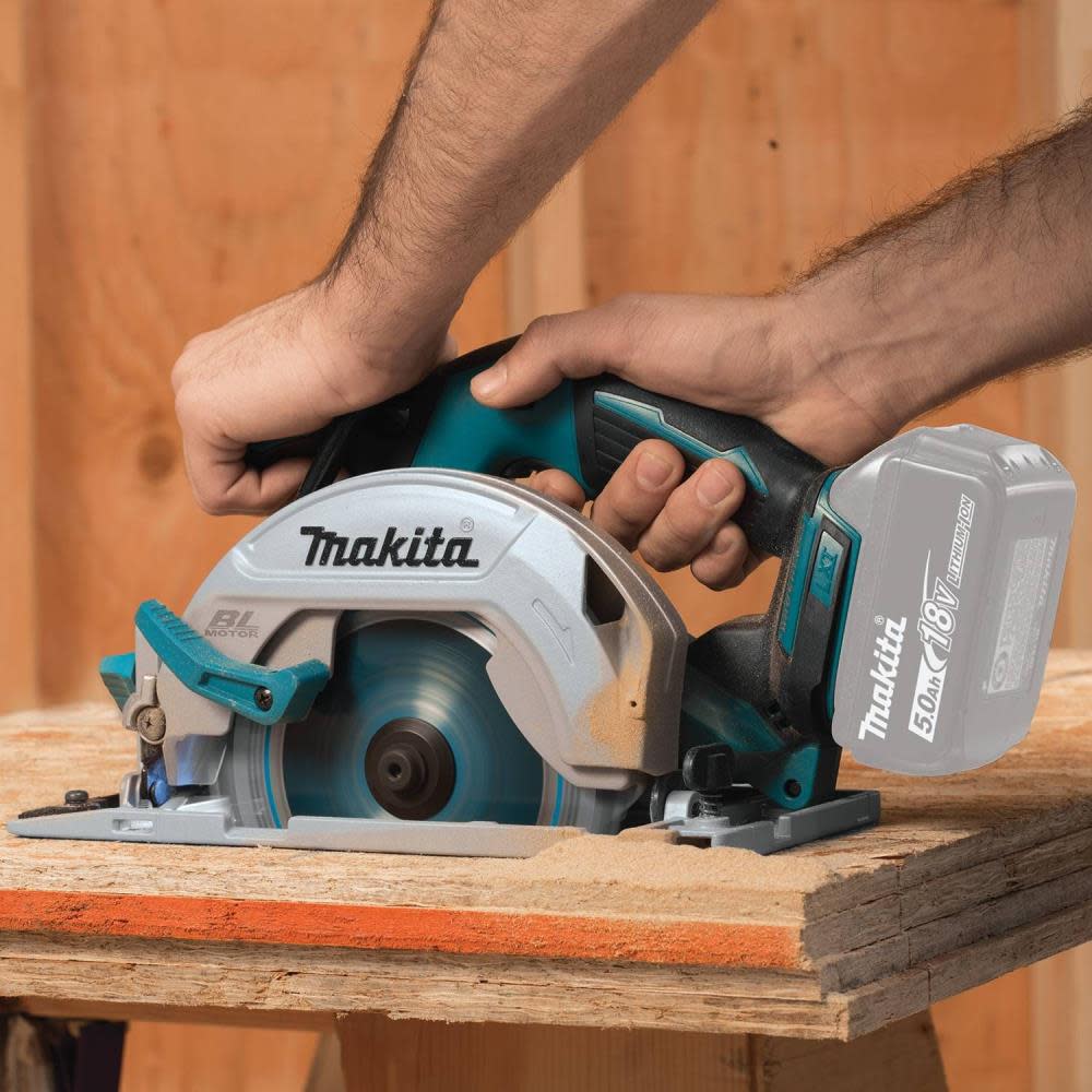 18V LXT? Lithium-Ion Brushless Cordless 6-1/2 in. Circular Saw (Tool only) ;