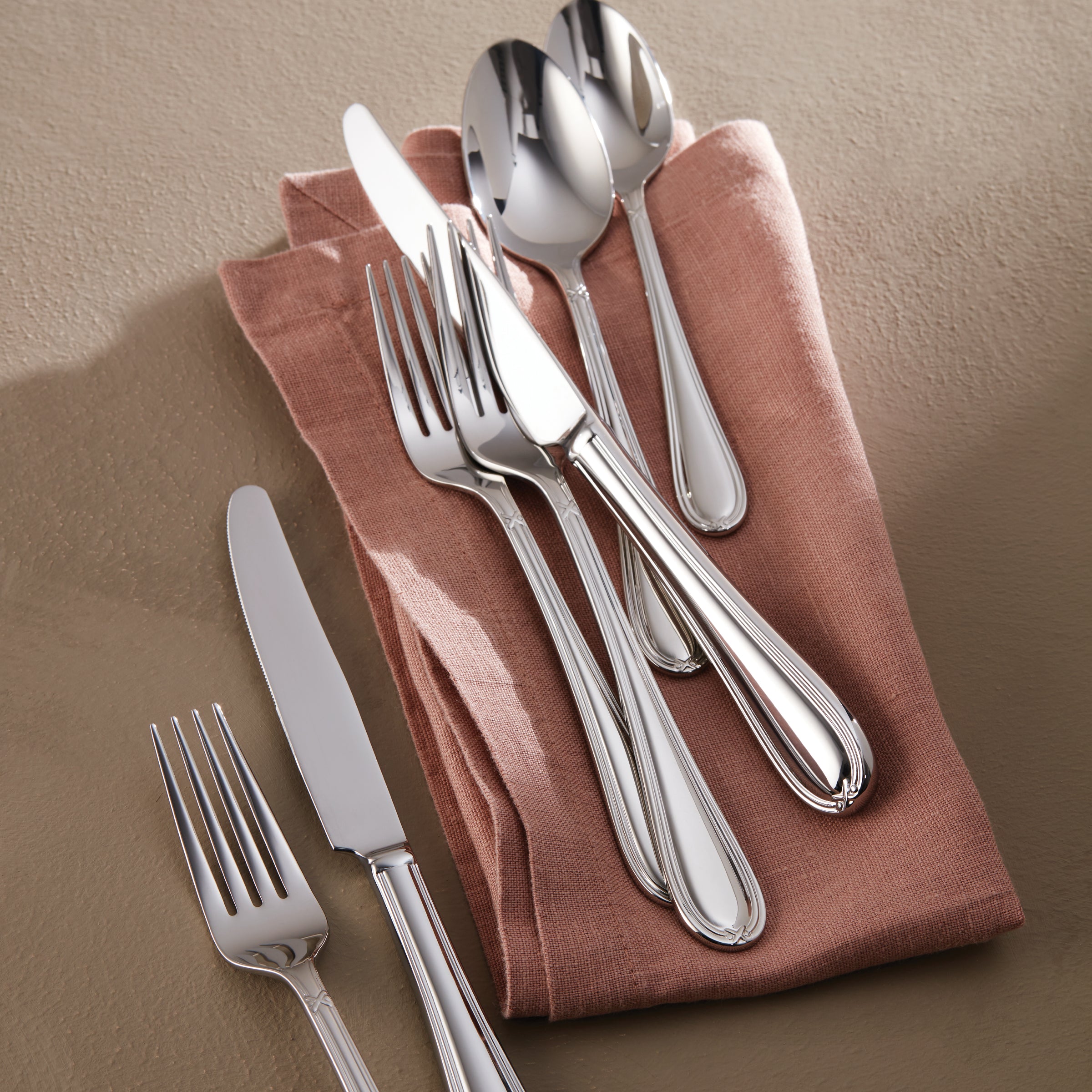 Ashbridge 80-Piece Flatware Set