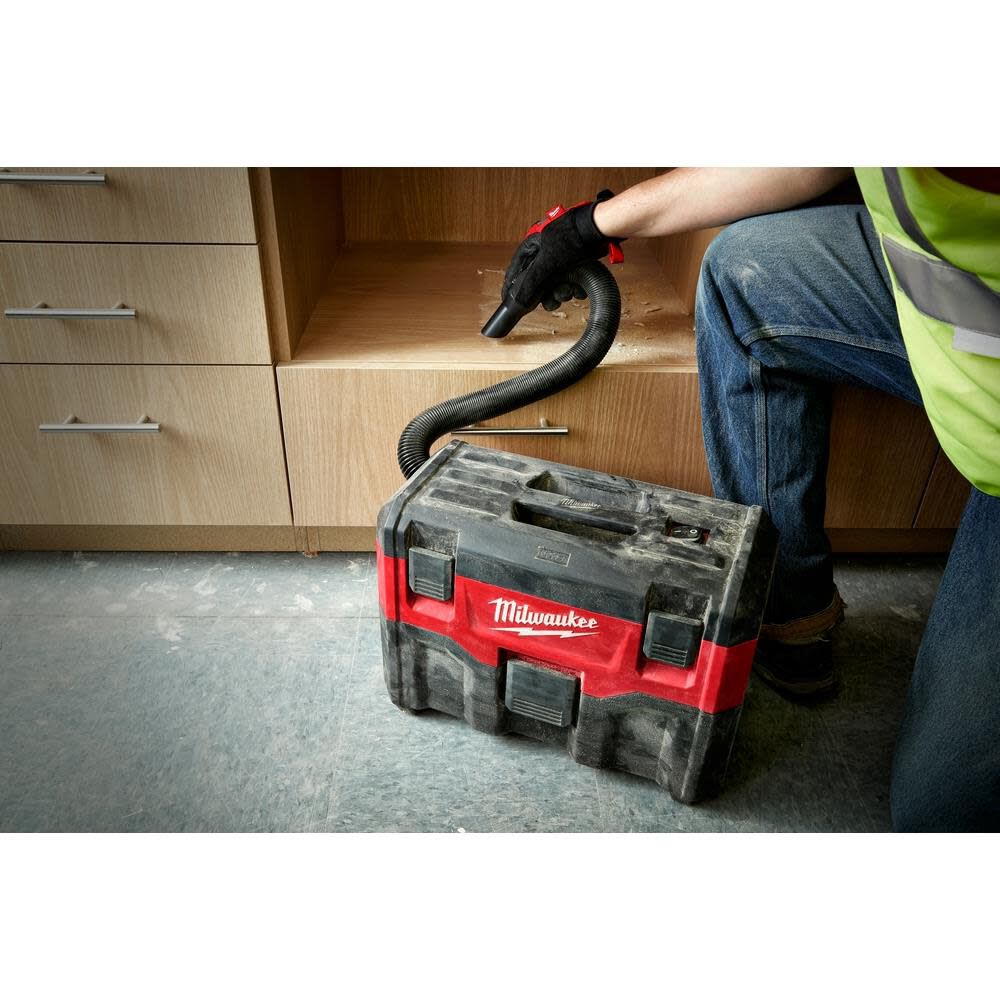 Milwaukee M18 Vacuum Wet/Dry Bare Tool 0880-20 from Milwaukee