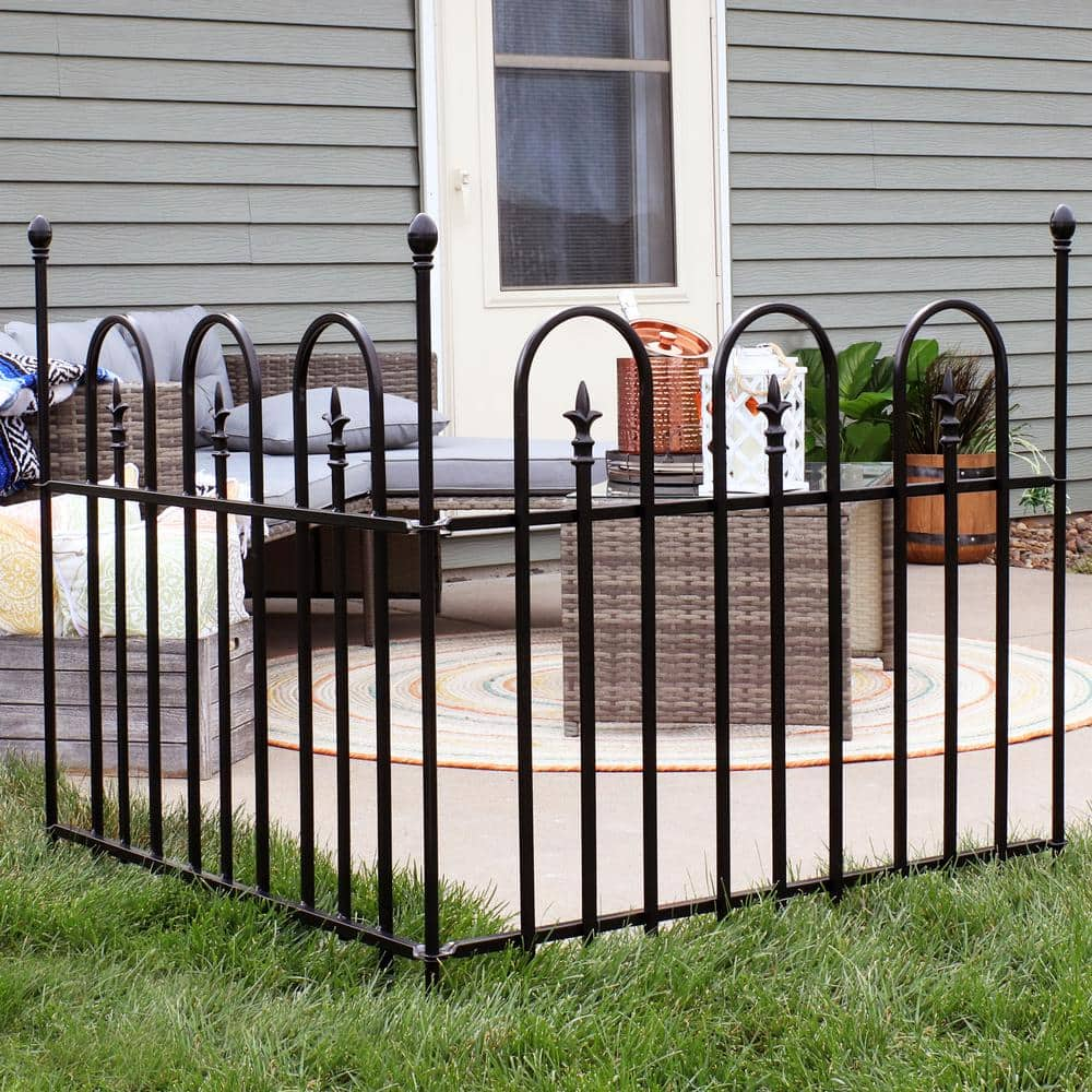 Sunnydaze Decor Strasbourg 30.50 in. Steel Garden Fence with Posts - (Set of 2) HBM-659