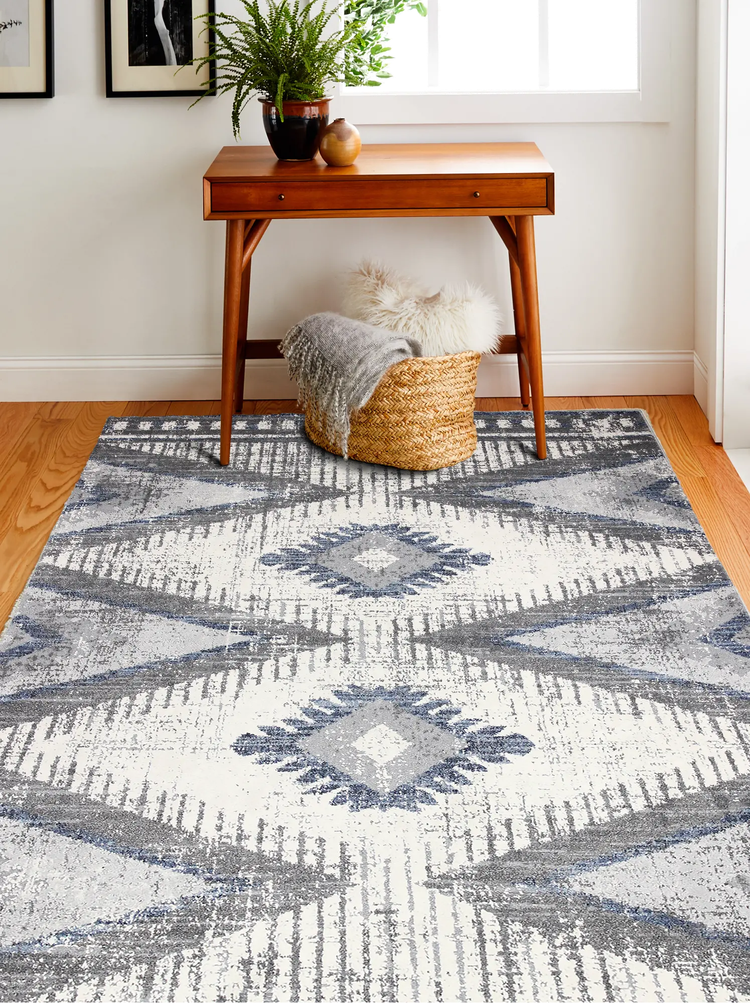 Aspen 4' x 6' Ivory and Gray Area Rug