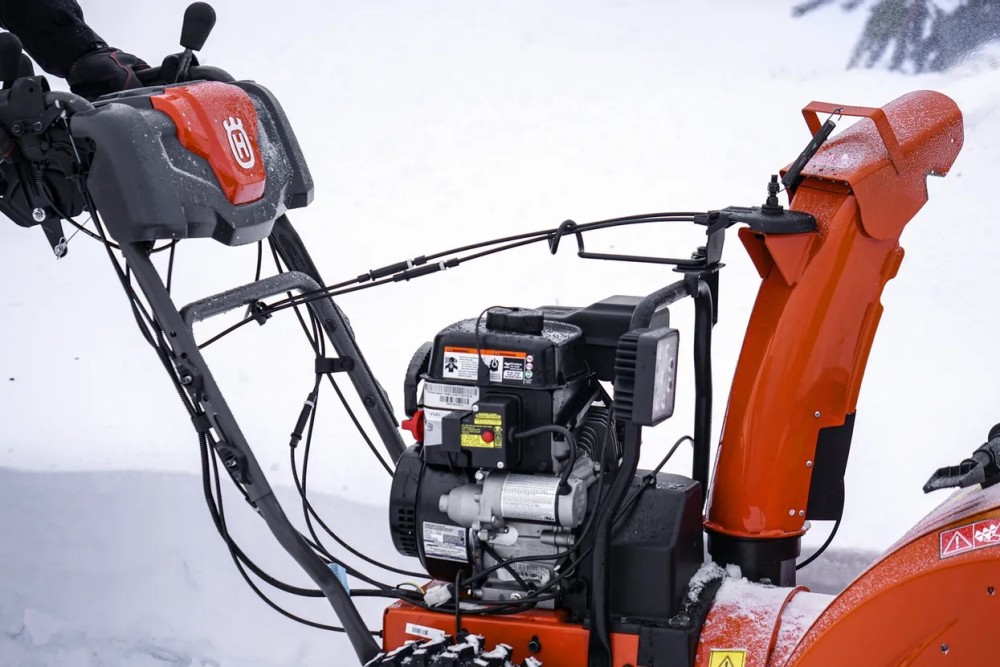 Husqvarna ST 230 Residential Snow Blower 30 291cc ;