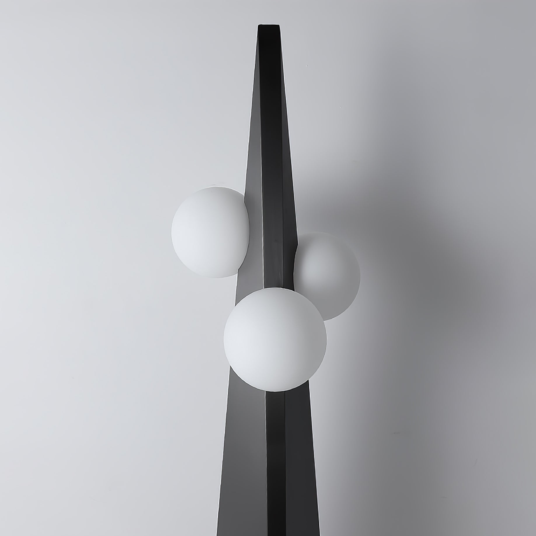 Noir Roy Floor Lamp