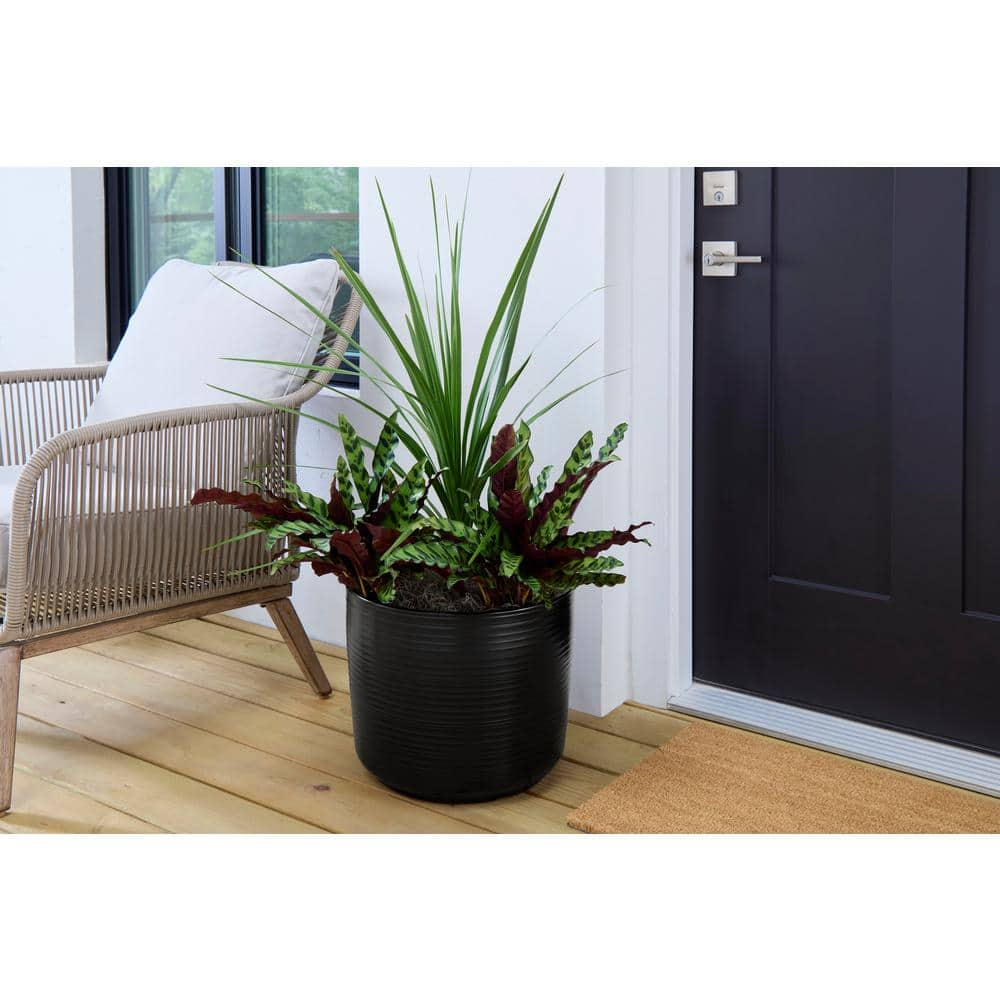 Vigoro 16 in. Avernal Large Black Satin Plastic Planter (16 in. L x 16 in. W x 13.1 in. H) HUPS00597N-16H