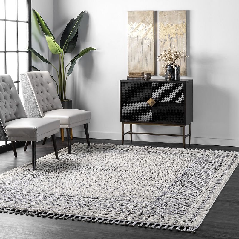 nuLOOM Claudia Diamond Tassel Area Rug