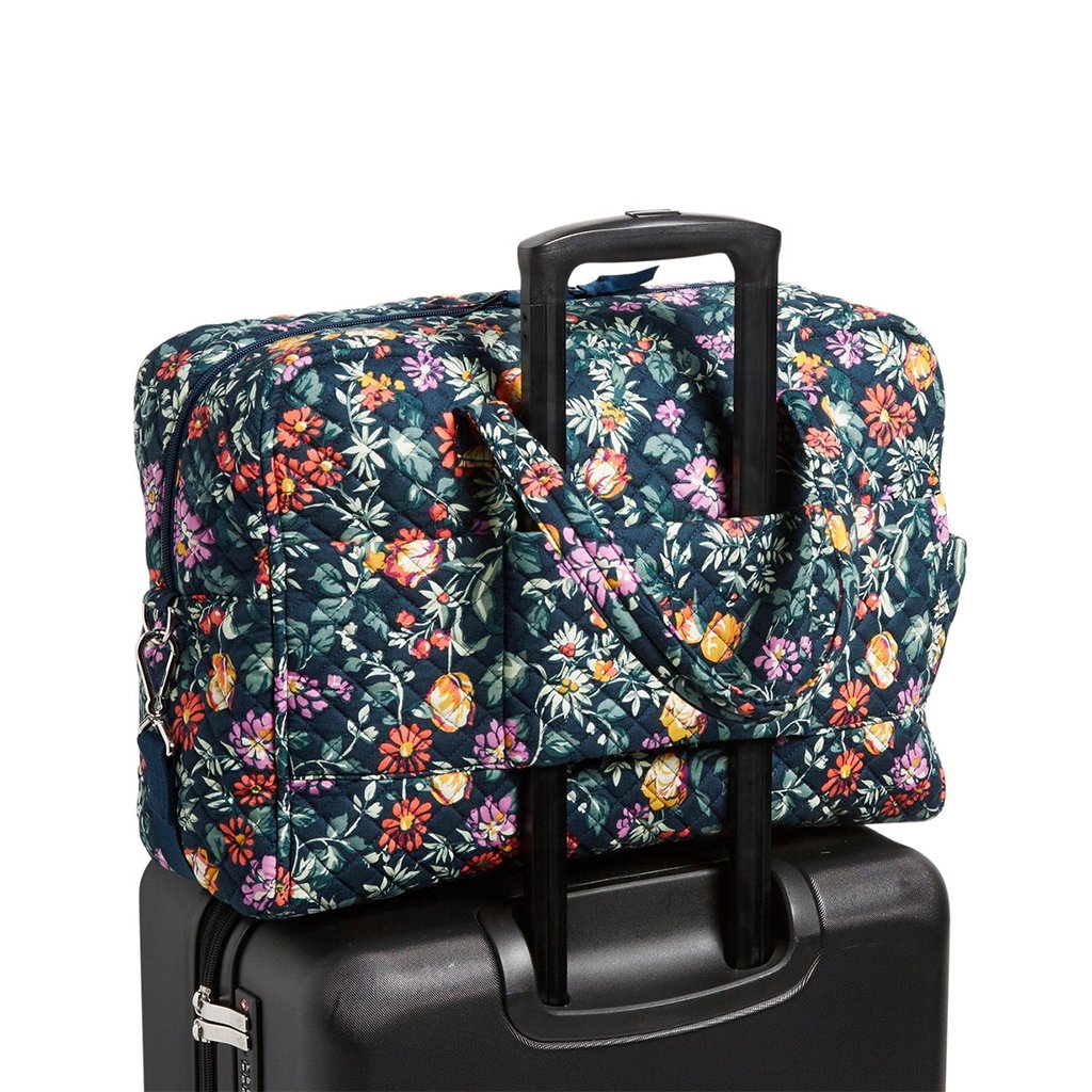 Vera Bradley  Weekender Travel Bag in Fresh-Cut Floral Green