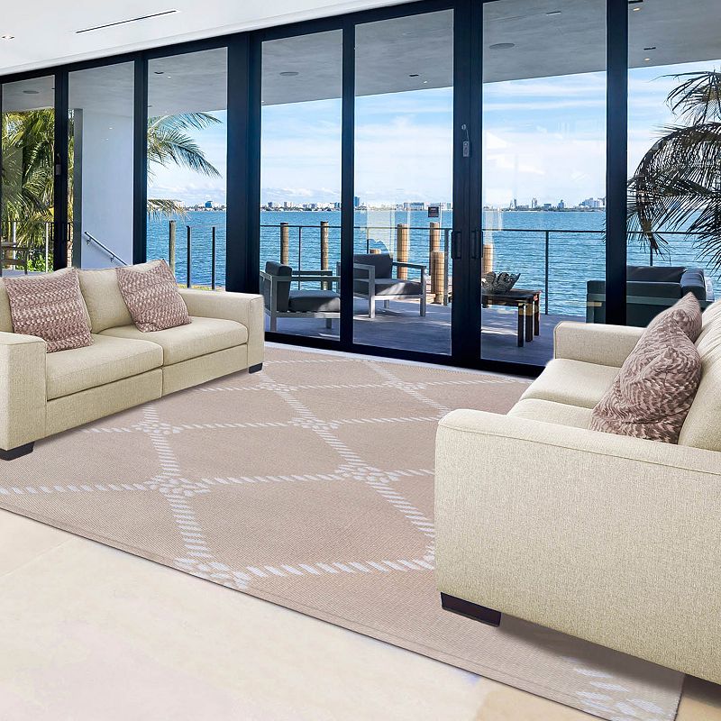 Superior Coastal Diamond Indoor/Outdoor Area Rug