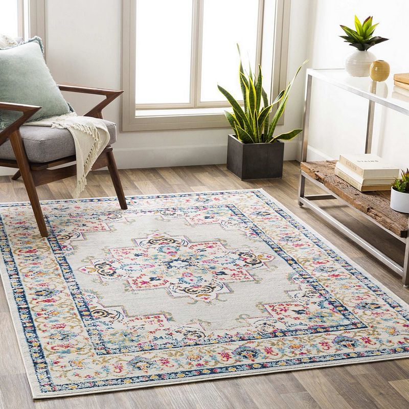 Zwilbroek Traditional Area Rug