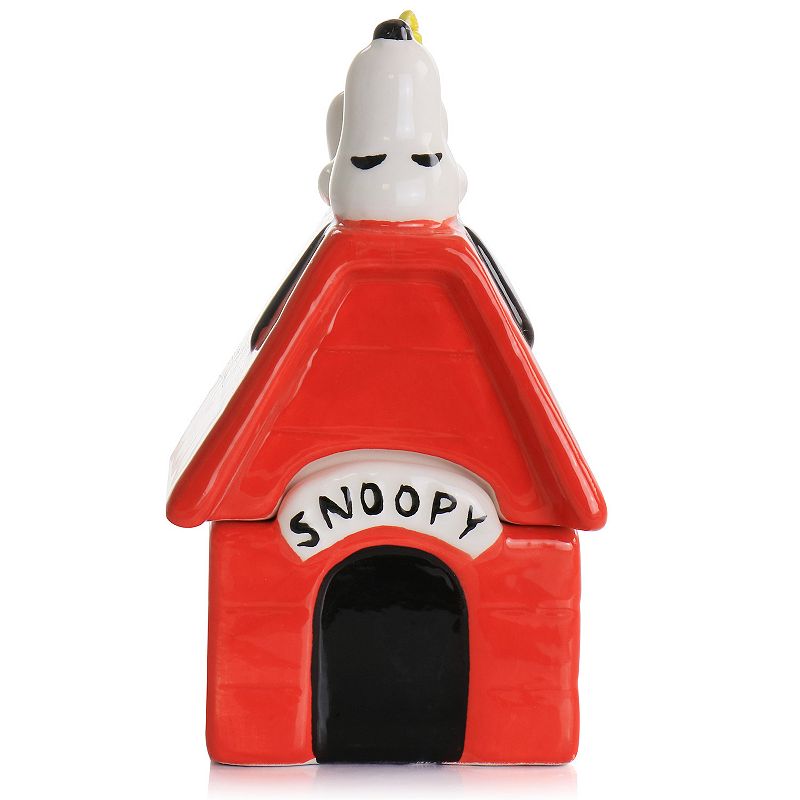 Gibson Home Peanuts Classical Dog House Snoopy and Woodstock Salt and Pepper Shaker Set