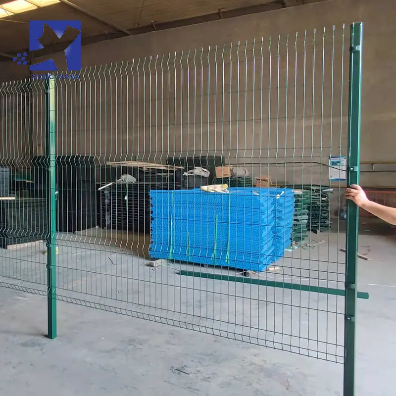 Hot Sale PVC Coated Antirusting 3D Curved  Wire Mesh Fence