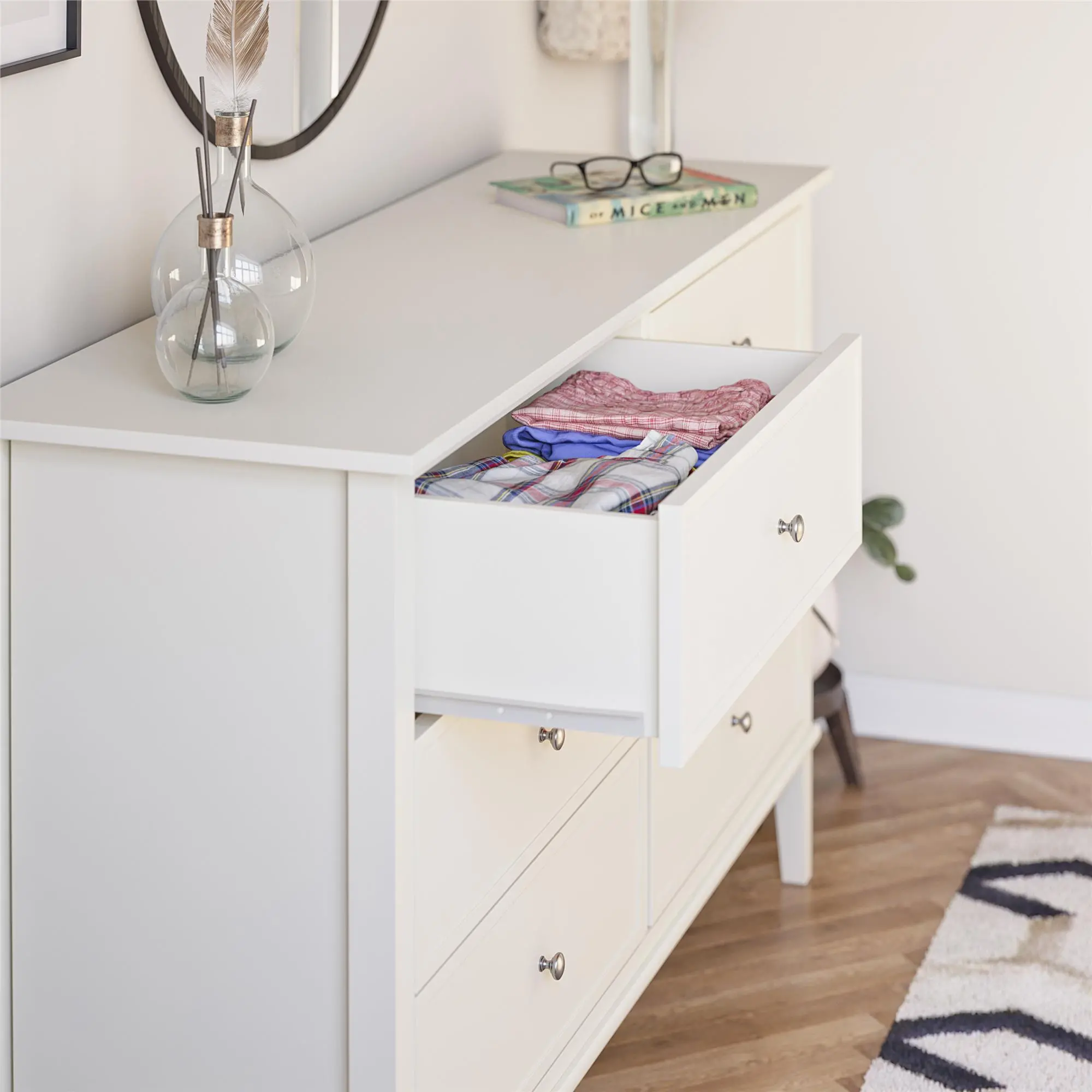 Franklin Transitional Soft White 6-Drawer Dresser