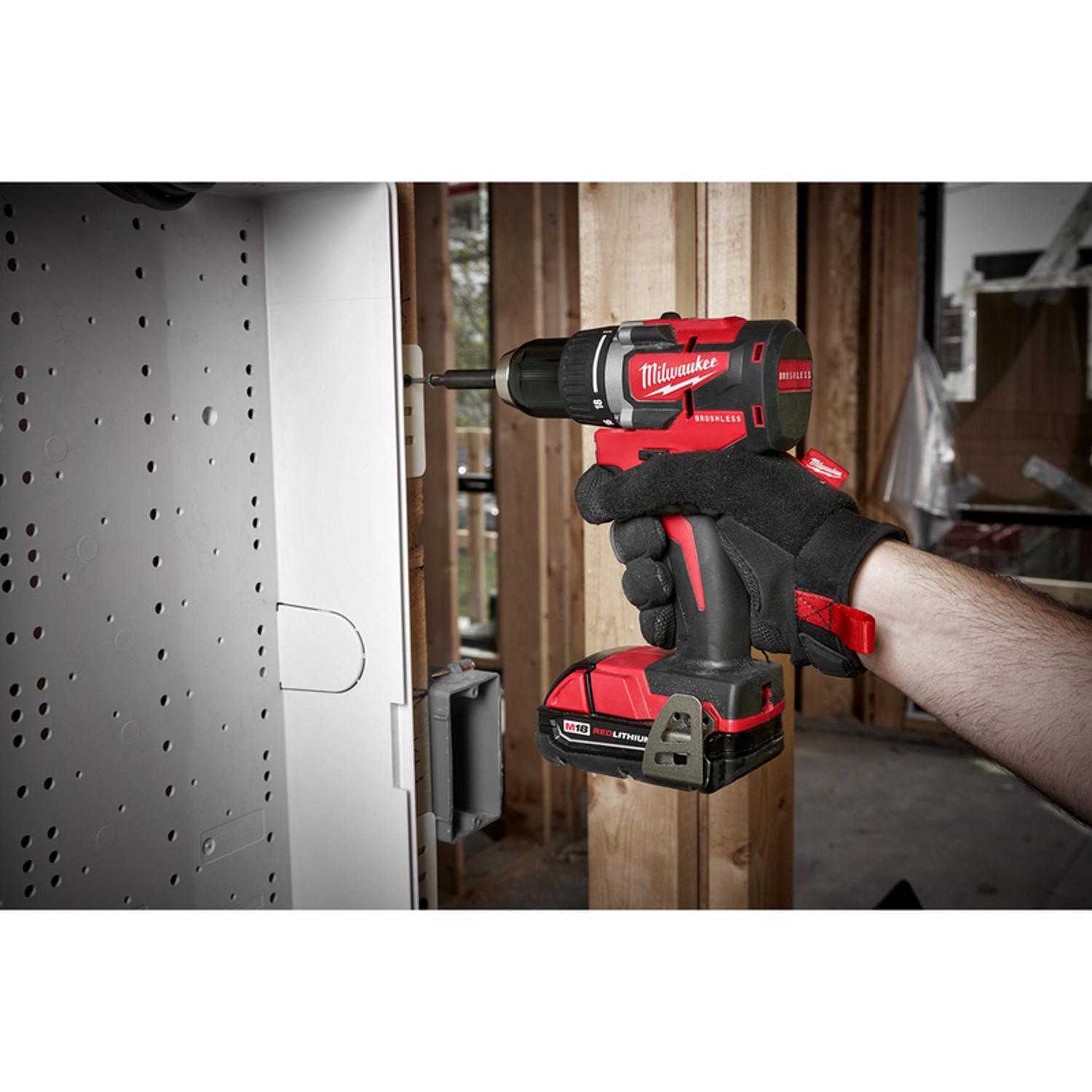 MW M18 18 V 1/2 in. Brushless Cordless Compact Drill Kit (Battery \u0026 Charger)