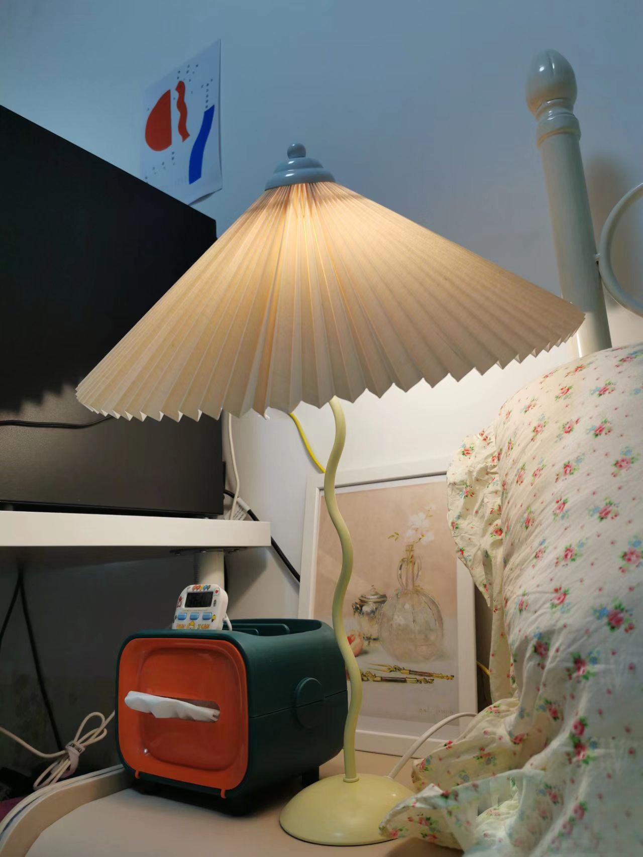 Pleated Hat Table Lamp