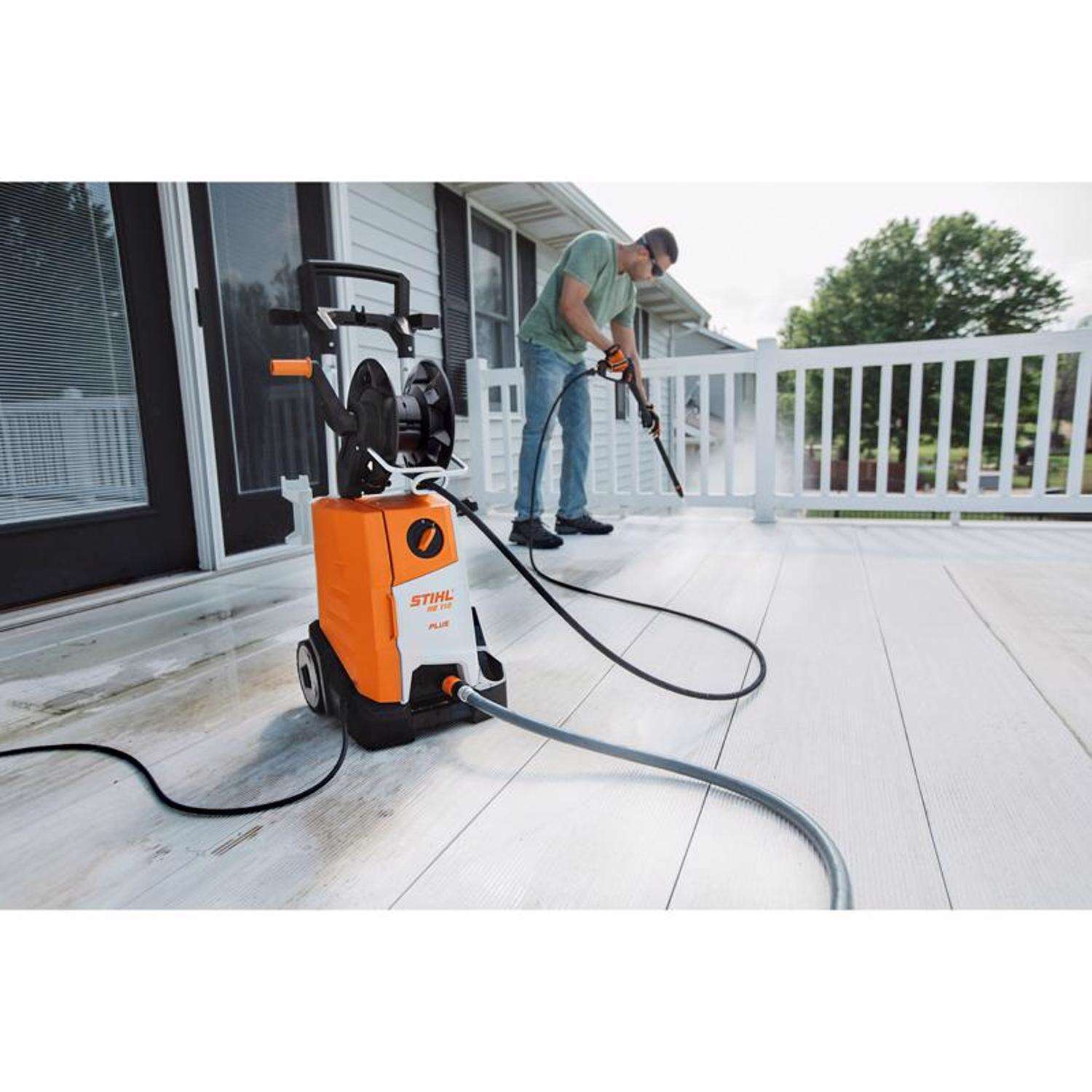 STIHL RE 110 PLUS 2000 psi Electric 1.2 gpm Pressure Washer