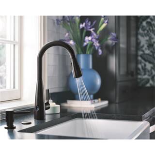 MOEN Haelyn Touchless Single-Handle Pull-Down Sprayer Kitchen Faucet with MotionSense Wave and Power Clean in Matte Black 87627EWBL