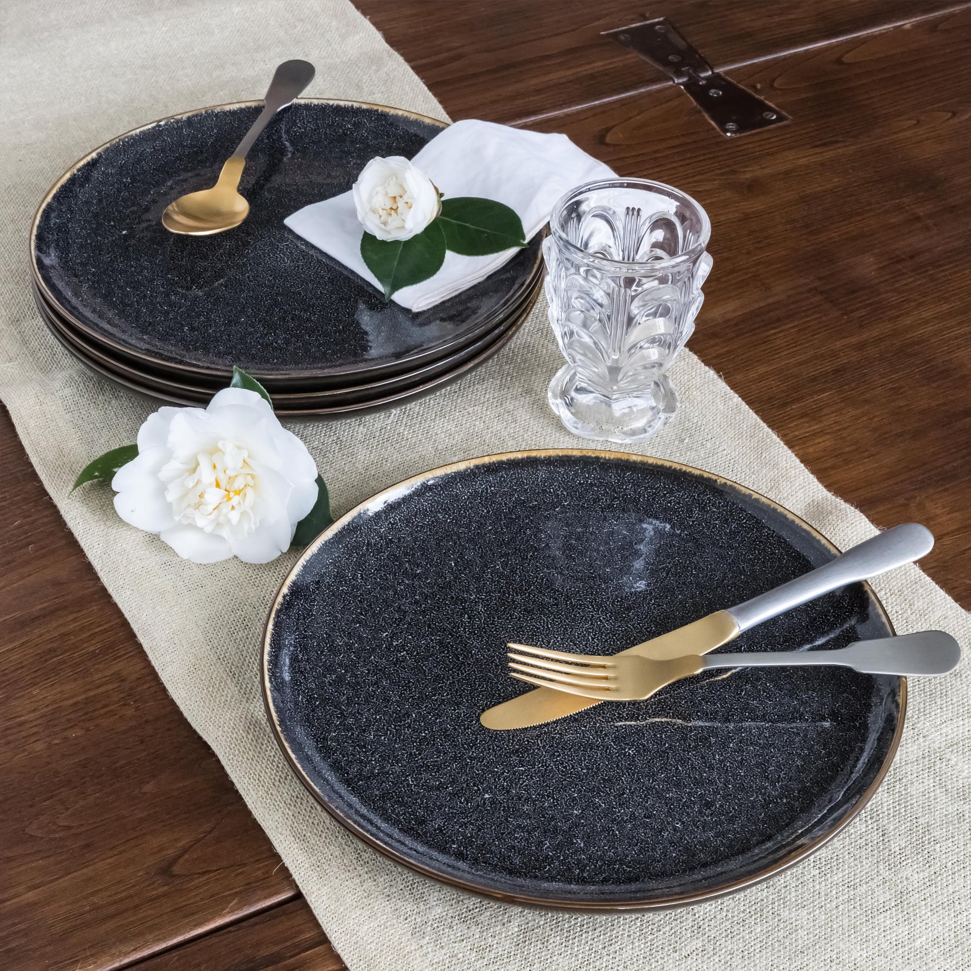 Better Homes and Gardens Burns Salad Plates， set of 4， Black